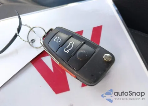 2018 Audi A3 2.0T Premium/2.0T Tech Premium z USA, uszkodzony, nr VIN WAUAUGFF1J1023700